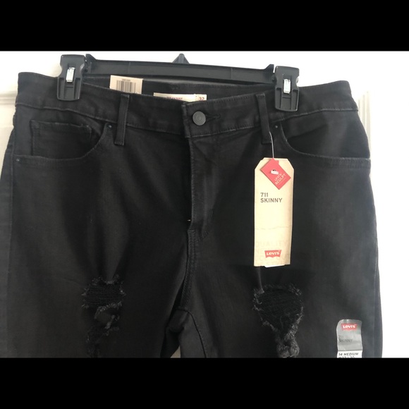 Levi’s destroyed Black 711 Skinny Jeans - Picture 7 of 9